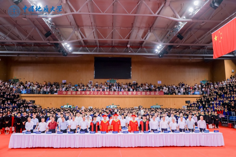 1750993326131246.jpg 毕业典礼4.jpg